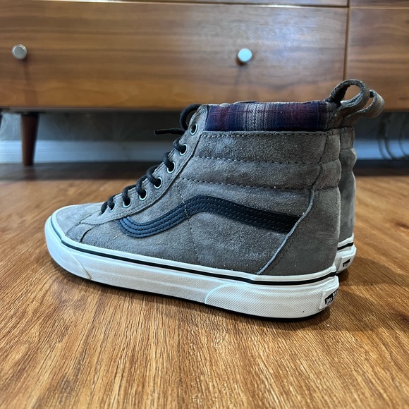 Vans - Picture 3 of 4